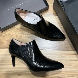 Elegant Black Crocodile Pattern Heels